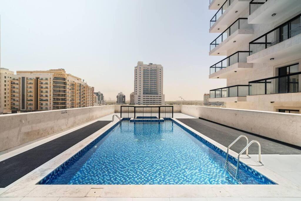 Luxury 1Br With Balcony Pool Gym Apartment Dubai Exterior photo