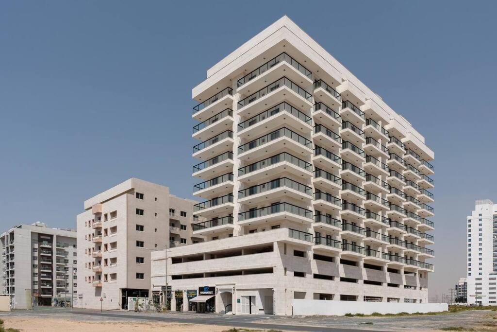 Luxury 1Br With Balcony Pool Gym Apartment Dubai Exterior photo