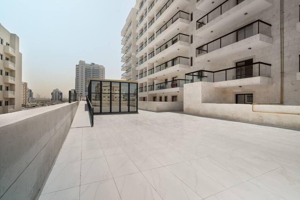 Luxury 1Br With Balcony Pool Gym Apartment Dubai Exterior photo