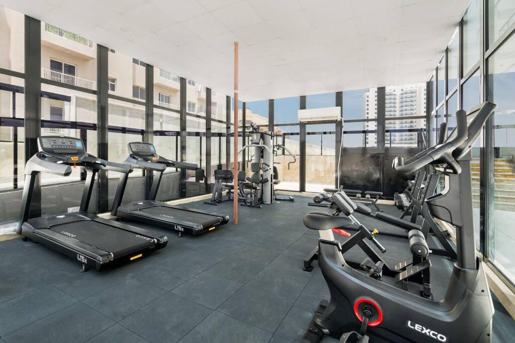 Luxury 1Br With Balcony Pool Gym Apartment Dubai Exterior photo